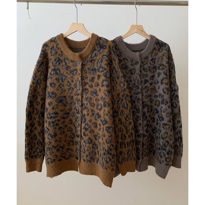 Leopard-print Sweater Coat for Women a Knitted Top with Elegant and Youthful Style
