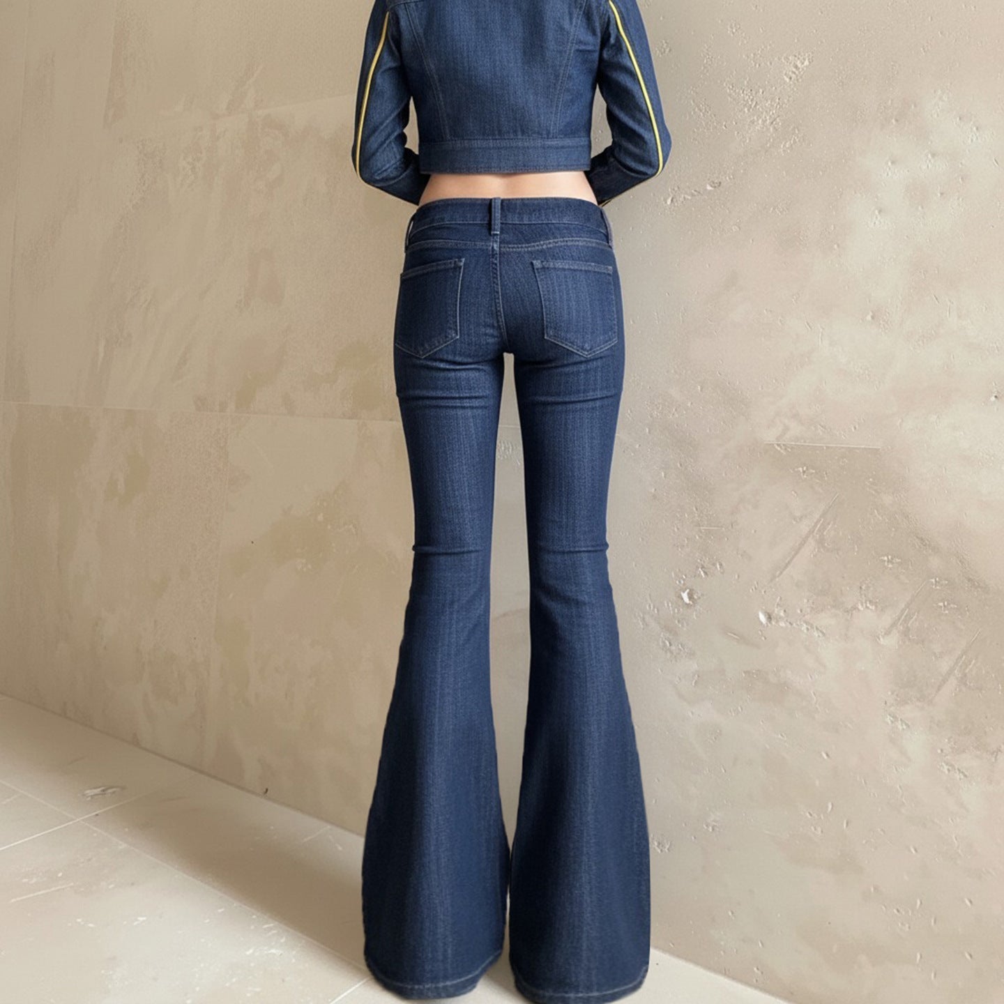 Low waist slim fit flared jeans
