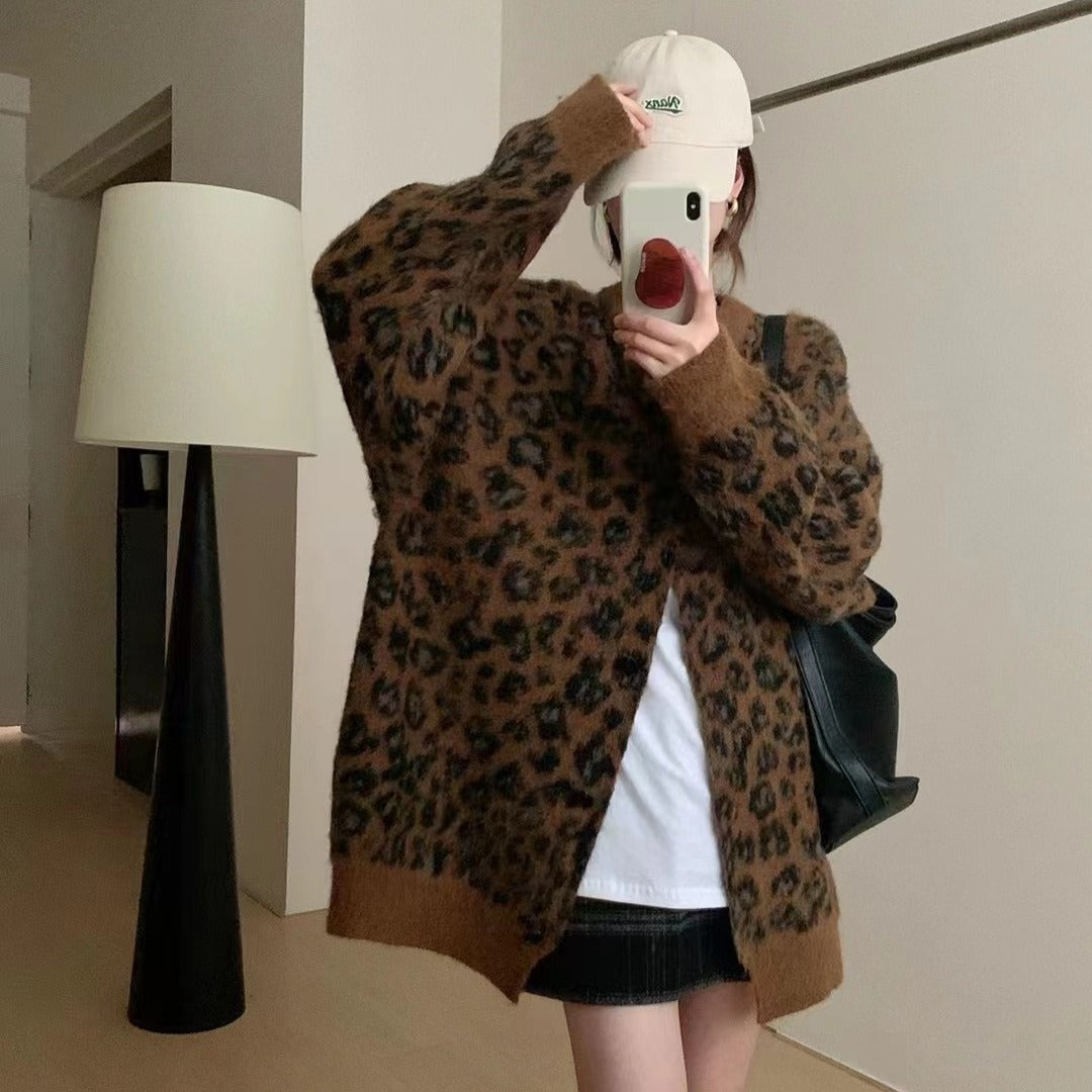 Leopard-print Sweater Coat for Women a Knitted Top with Elegant and Youthful Style